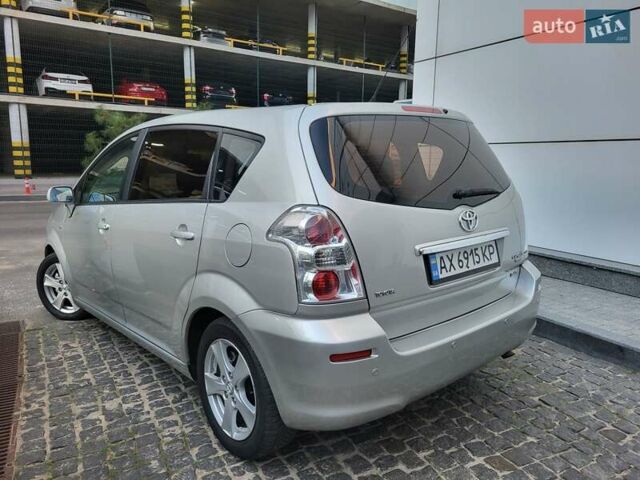 Серый Тойота Королла Версо, объемом двигателя 2.2 л и пробегом 197 тыс. км за 7300 $, фото 86 на Automoto.ua