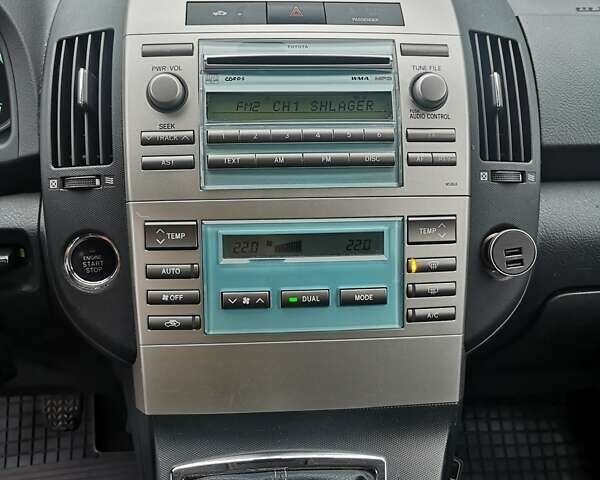 Серый Тойота Королла Версо, объемом двигателя 2.23 л и пробегом 291 тыс. км за 7000 $, фото 10 на Automoto.ua