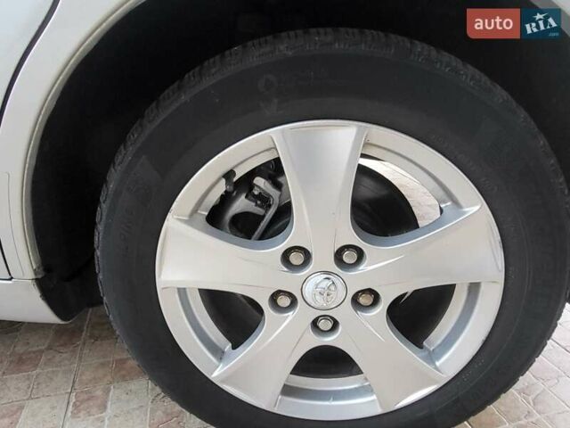 Серый Тойота Королла Версо, объемом двигателя 2.2 л и пробегом 197 тыс. км за 7300 $, фото 25 на Automoto.ua