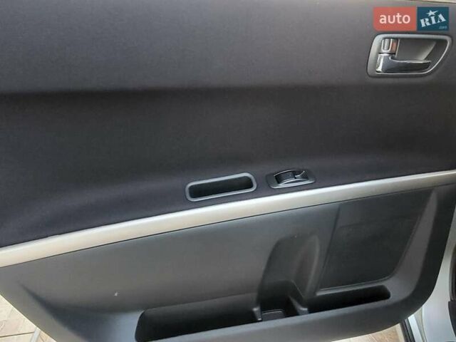 Серый Тойота Королла Версо, объемом двигателя 2.2 л и пробегом 197 тыс. км за 7300 $, фото 49 на Automoto.ua