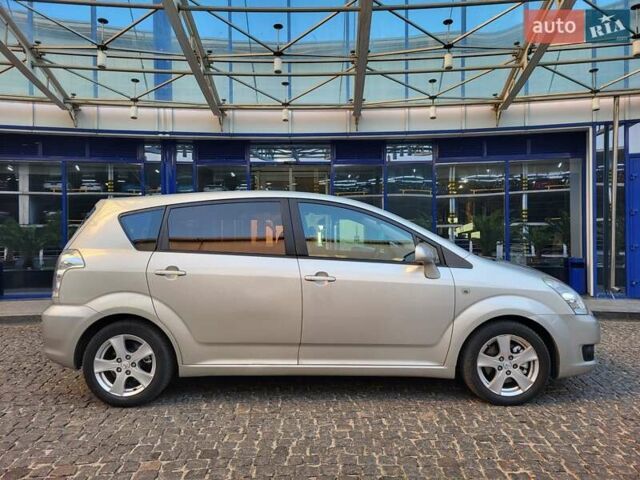 Серый Тойота Королла Версо, объемом двигателя 2.2 л и пробегом 197 тыс. км за 7300 $, фото 101 на Automoto.ua