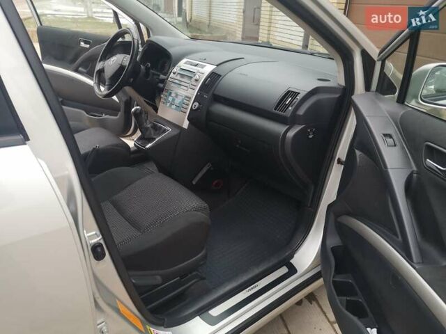 Серый Тойота Королла Версо, объемом двигателя 2.23 л и пробегом 291 тыс. км за 7000 $, фото 5 на Automoto.ua