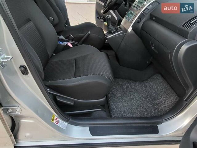 Серый Тойота Королла Версо, объемом двигателя 2.2 л и пробегом 197 тыс. км за 7300 $, фото 33 на Automoto.ua