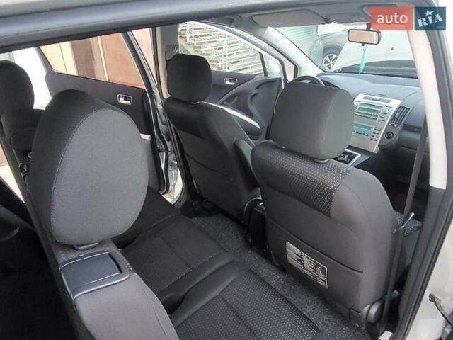 Серый Тойота Королла Версо, объемом двигателя 2.2 л и пробегом 197 тыс. км за 7300 $, фото 41 на Automoto.ua