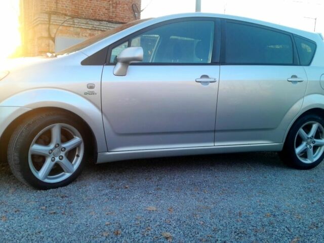 Серый Тойота Королла Версо, объемом двигателя 2 л и пробегом 295 тыс. км за 2699 $, фото 3 на Automoto.ua