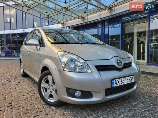 Серый Тойота Королла Версо, объемом двигателя 2.2 л и пробегом 197 тыс. км за 7300 $, фото 99 на Automoto.ua