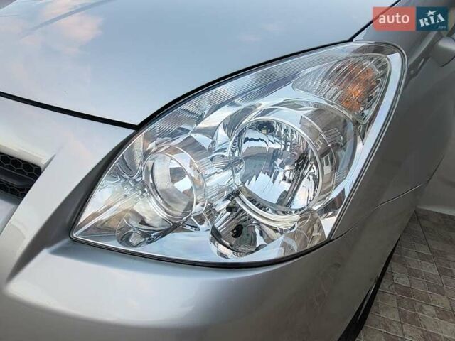 Серый Тойота Королла Версо, объемом двигателя 2.2 л и пробегом 197 тыс. км за 7300 $, фото 22 на Automoto.ua