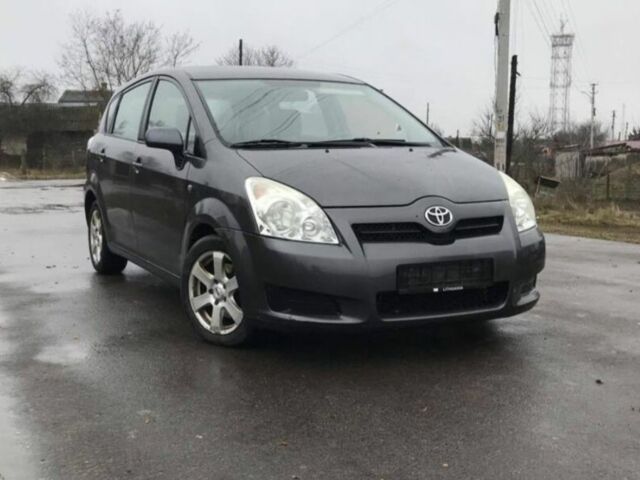 Серый Тойота Королла Версо, объемом двигателя 2.2 л и пробегом 280 тыс. км за 3800 $, фото 1 на Automoto.ua