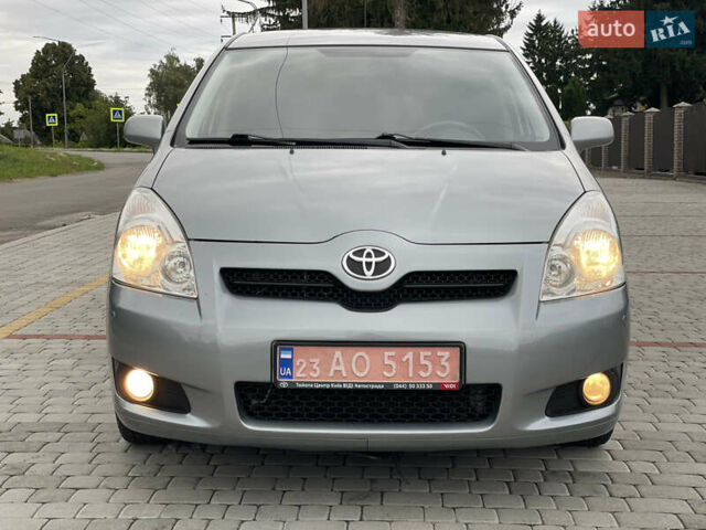 Сірий Тойота Королла Версо, об'ємом двигуна 2.2 л та пробігом 275 тис. км за 7400 $, фото 3 на Automoto.ua
