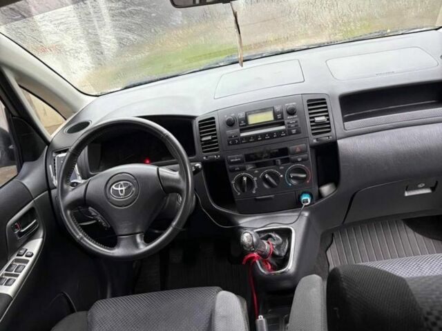 Сірий Тойота Королла Версо, об'ємом двигуна 1.6 л та пробігом 270 тис. км за 4800 $, фото 5 на Automoto.ua