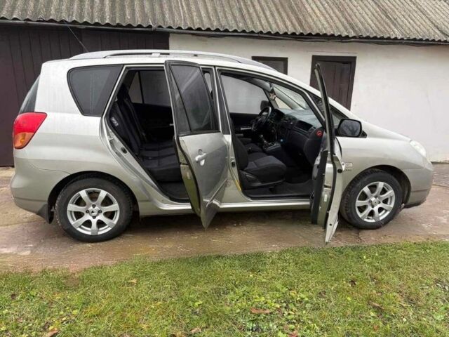 Сірий Тойота Королла Версо, об'ємом двигуна 1.6 л та пробігом 270 тис. км за 4800 $, фото 2 на Automoto.ua