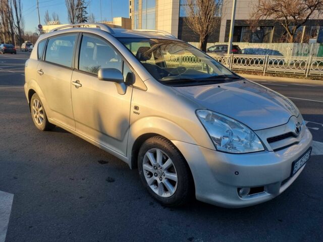 Серый Тойота Королла Версо, объемом двигателя 1.8 л и пробегом 217 тыс. км за 4300 $, фото 1 на Automoto.ua