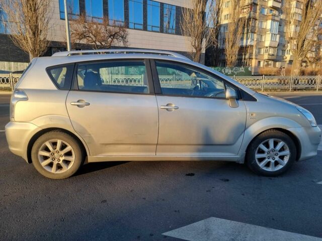 Серый Тойота Королла Версо, объемом двигателя 1.8 л и пробегом 217 тыс. км за 4300 $, фото 3 на Automoto.ua