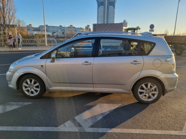 Серый Тойота Королла Версо, объемом двигателя 1.8 л и пробегом 217 тыс. км за 4300 $, фото 2 на Automoto.ua