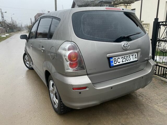 Сірий Тойота Королла Версо, об'ємом двигуна 2 л та пробігом 260 тис. км за 4300 $, фото 5 на Automoto.ua