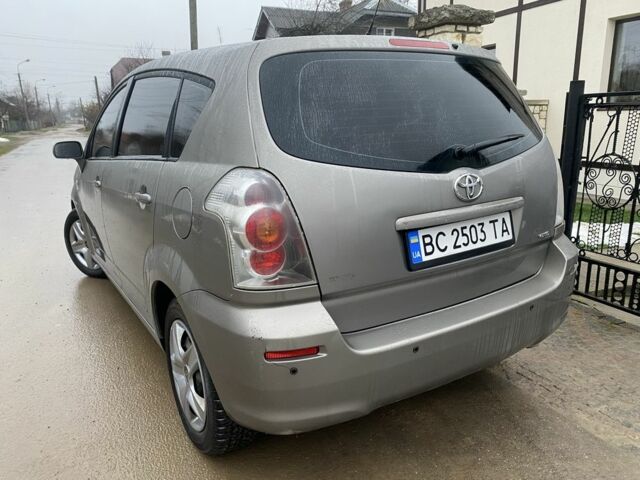 Сірий Тойота Королла Версо, об'ємом двигуна 2 л та пробігом 260 тис. км за 4300 $, фото 6 на Automoto.ua
