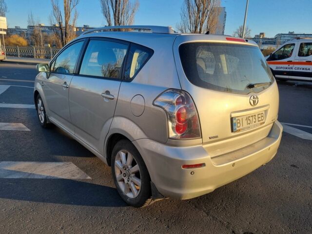 Серый Тойота Королла Версо, объемом двигателя 1.8 л и пробегом 217 тыс. км за 4300 $, фото 4 на Automoto.ua