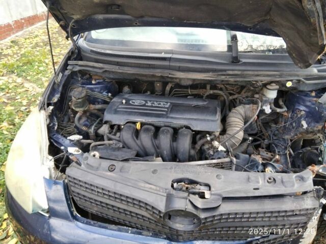 Синий Тойота Королла Версо, объемом двигателя 1.8 л и пробегом 200 тыс. км за 1150 $, фото 5 на Automoto.ua