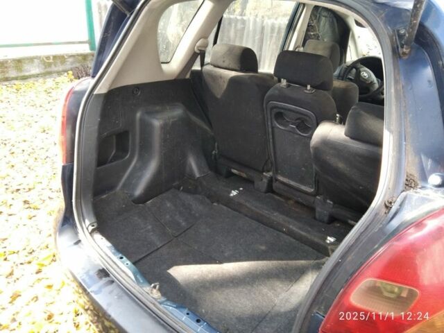 Синий Тойота Королла Версо, объемом двигателя 1.8 л и пробегом 200 тыс. км за 1150 $, фото 4 на Automoto.ua