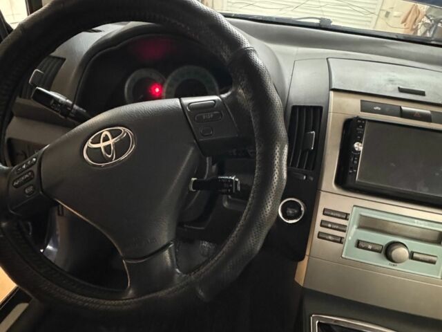 Синий Тойота Королла Версо, объемом двигателя 2.2 л и пробегом 260 тыс. км за 4700 $, фото 3 на Automoto.ua