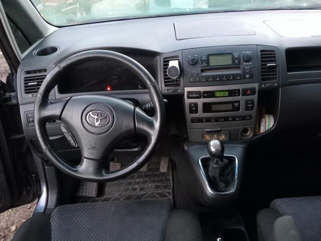 Синий Тойота Королла Версо, объемом двигателя 2 л и пробегом 253 тыс. км за 5000 $, фото 2 на Automoto.ua