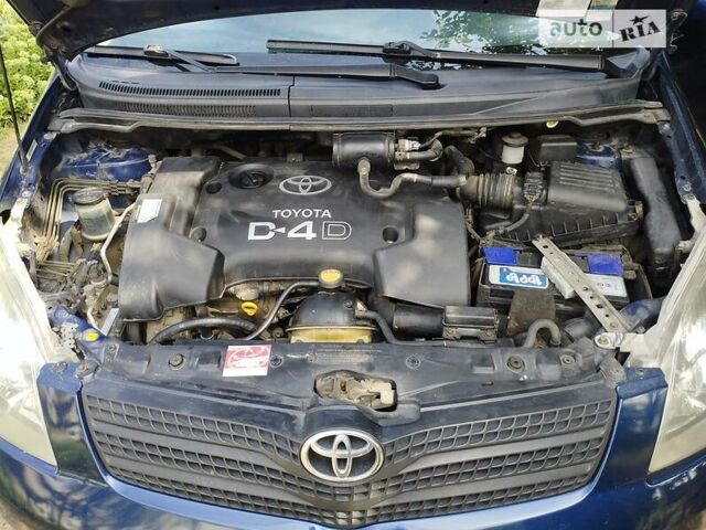 Синий Тойота Королла Версо, объемом двигателя 2 л и пробегом 287 тыс. км за 4200 $, фото 4 на Automoto.ua