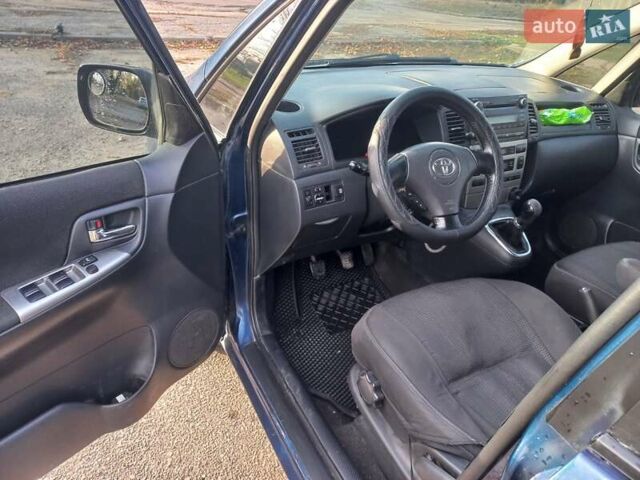 Синій Тойота Королла Версо, об'ємом двигуна 1.8 л та пробігом 240 тис. км за 4300 $, фото 4 на Automoto.ua