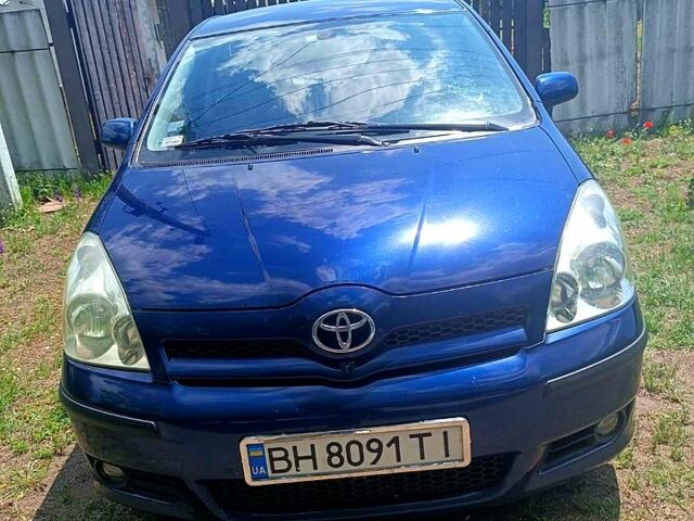 Синий Тойота Королла Версо, объемом двигателя 2 л и пробегом 320 тыс. км за 6300 $, фото 1 на Automoto.ua