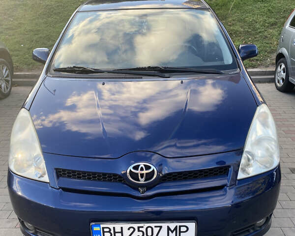 Синий Тойота Королла Версо, объемом двигателя 2 л и пробегом 270 тыс. км за 6100 $, фото 2 на Automoto.ua