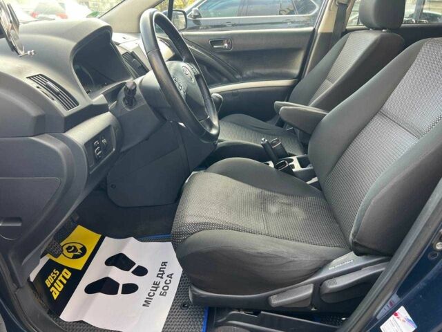 Синий Тойота Королла Версо, объемом двигателя 2.2 л и пробегом 268 тыс. км за 7800 $, фото 9 на Automoto.ua