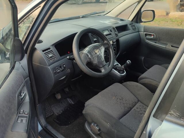 Синий Тойота Королла Версо, объемом двигателя 0 л и пробегом 260 тыс. км за 2300 $, фото 4 на Automoto.ua