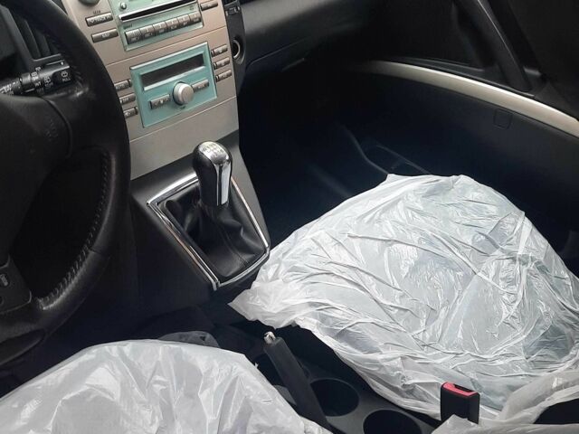 Синий Тойота Королла Версо, объемом двигателя 2.2 л и пробегом 355 тыс. км за 6500 $, фото 3 на Automoto.ua