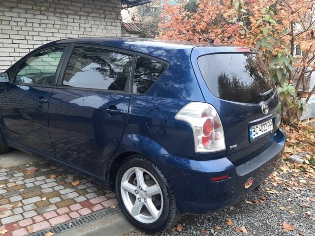 Синий Тойота Королла Версо, объемом двигателя 2.2 л и пробегом 355 тыс. км за 6500 $, фото 1 на Automoto.ua