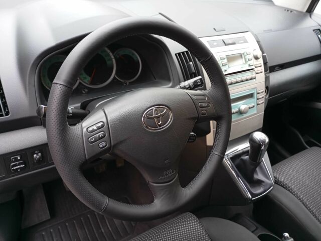 Синий Тойота Королла Версо, объемом двигателя 2.2 л и пробегом 355 тыс. км за 6500 $, фото 9 на Automoto.ua