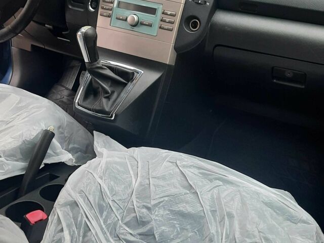 Синий Тойота Королла Версо, объемом двигателя 2.2 л и пробегом 355 тыс. км за 6500 $, фото 8 на Automoto.ua