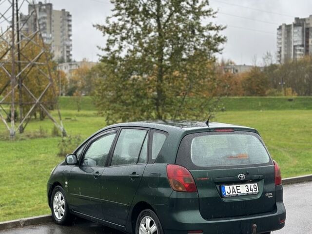 Зелений Тойота Королла Версо, об'ємом двигуна 2 л та пробігом 430 тис. км за 2000 $, фото 3 на Automoto.ua