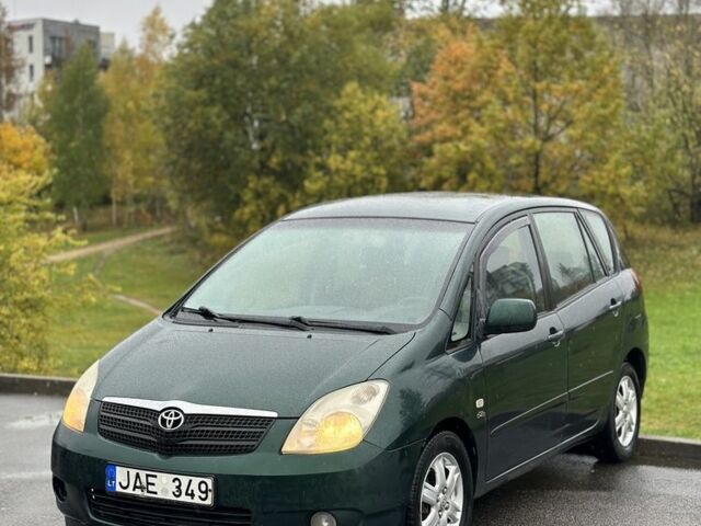 Зелений Тойота Королла Версо, об'ємом двигуна 2 л та пробігом 430 тис. км за 2000 $, фото 1 на Automoto.ua