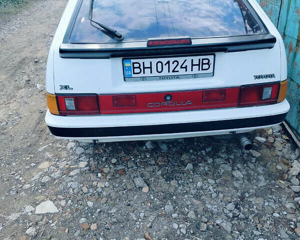 Белый Тойота Королла, объемом двигателя 1.3 л и пробегом 300 тыс. км за 1300 $, фото 3 на Automoto.ua