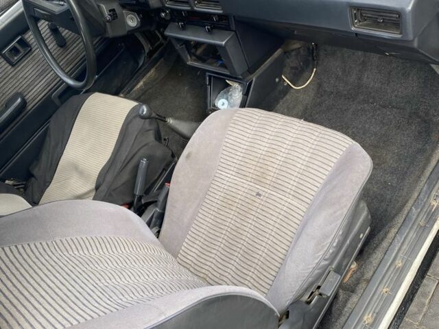 Белый Тойота Королла, объемом двигателя 1.3 л и пробегом 340 тыс. км за 850 $, фото 5 на Automoto.ua