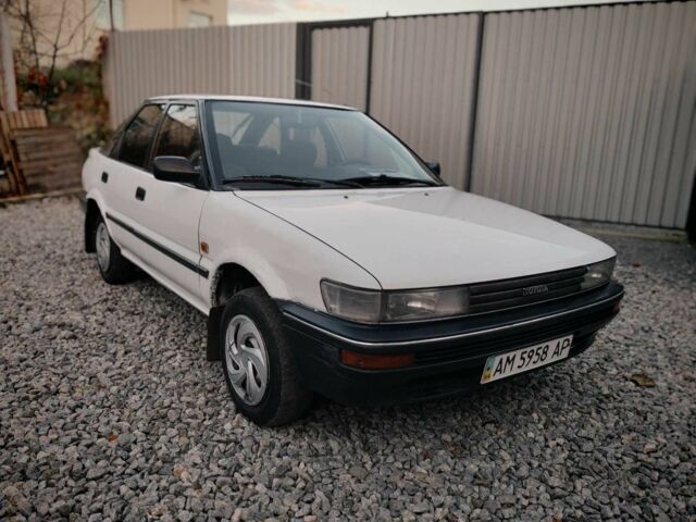 Белый Тойота Королла, объемом двигателя 1.3 л и пробегом 300 тыс. км за 1300 $, фото 10 на Automoto.ua