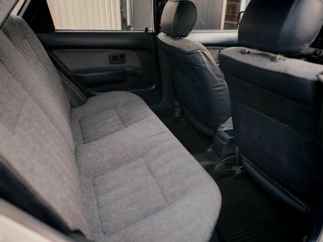 Белый Тойота Королла, объемом двигателя 1.3 л и пробегом 300 тыс. км за 1300 $, фото 14 на Automoto.ua