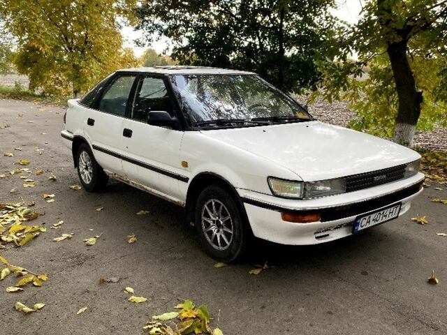 Белый Тойота Королла, объемом двигателя 1.6 л и пробегом 490 тыс. км за 850 $, фото 3 на Automoto.ua