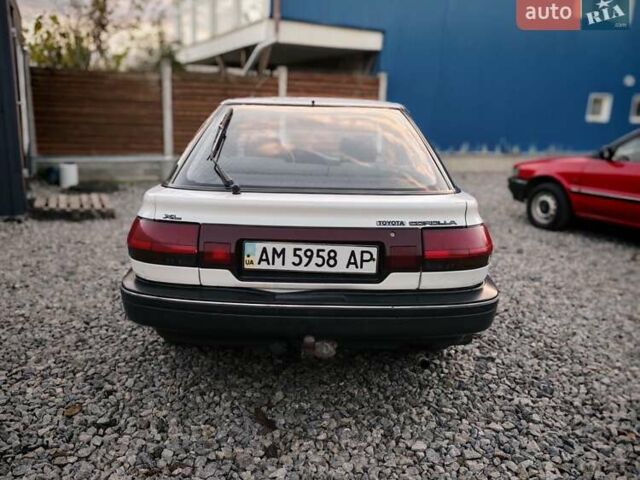 Белый Тойота Королла, объемом двигателя 1.3 л и пробегом 270 тыс. км за 1300 $, фото 1 на Automoto.ua