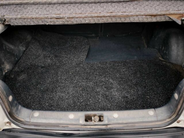 Белый Тойота Королла, объемом двигателя 1.3 л и пробегом 300 тыс. км за 1300 $, фото 20 на Automoto.ua