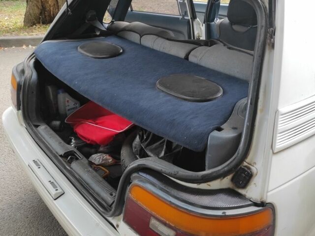 Білий Тойота Королла, об'ємом двигуна 1.3 л та пробігом 214 тис. км за 1400 $, фото 6 на Automoto.ua