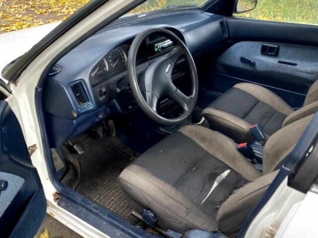 Белый Тойота Королла, объемом двигателя 1.6 л и пробегом 490 тыс. км за 850 $, фото 5 на Automoto.ua