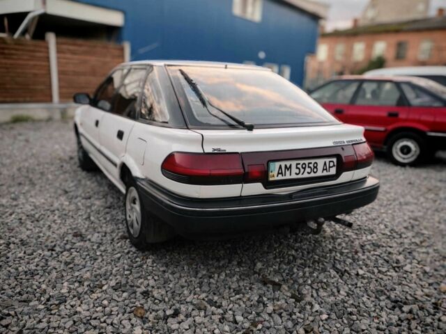 Белый Тойота Королла, объемом двигателя 1.3 л и пробегом 300 тыс. км за 1300 $, фото 6 на Automoto.ua