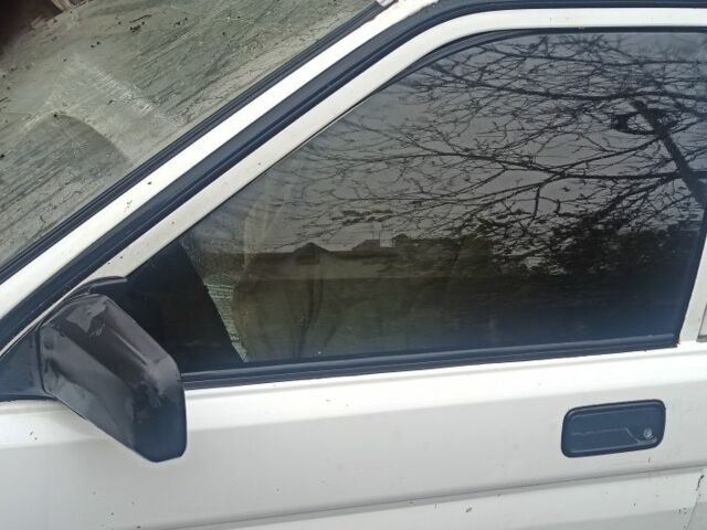 Белый Тойота Королла, объемом двигателя 1.5 л и пробегом 180 тыс. км за 473 $, фото 2 на Automoto.ua