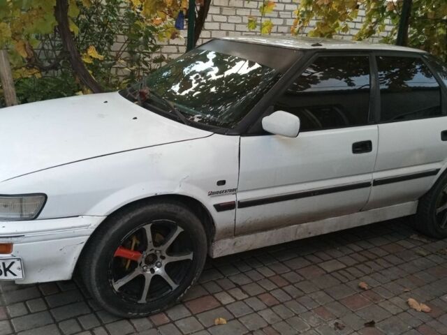 Белый Тойота Королла, объемом двигателя 1.3 л и пробегом 111 тыс. км за 1000 $, фото 1 на Automoto.ua