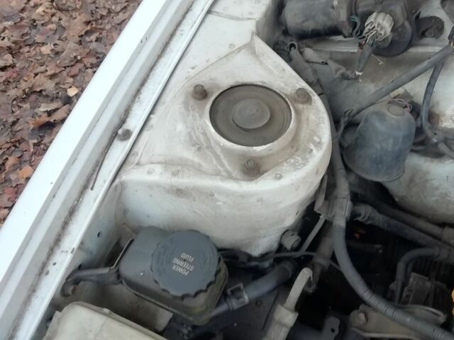 Білий Тойота Королла, об'ємом двигуна 0 л та пробігом 402 тис. км за 1500 $, фото 4 на Automoto.ua